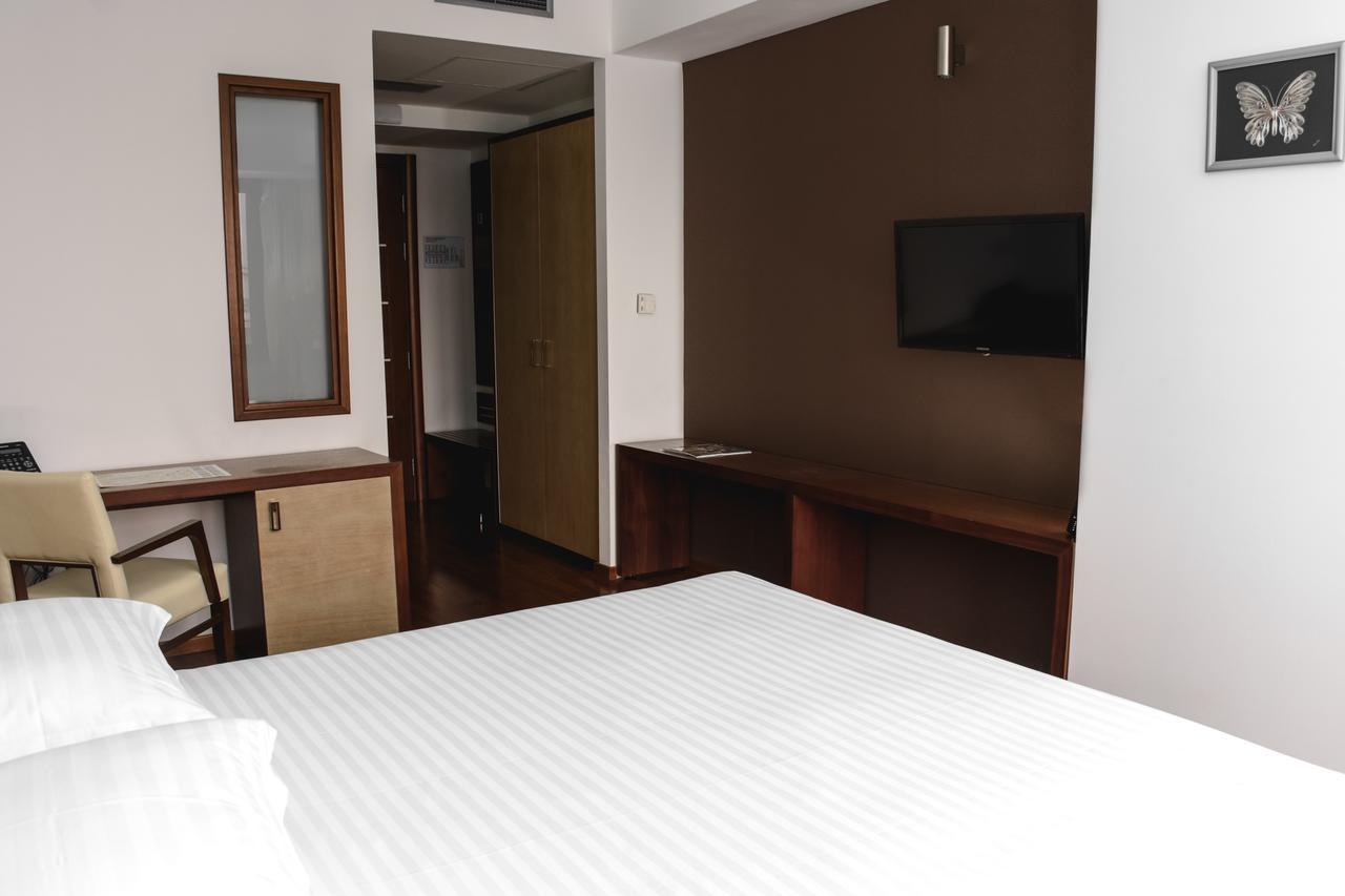 City5 Rooms & Suites By Lsa Skopje Exterior foto